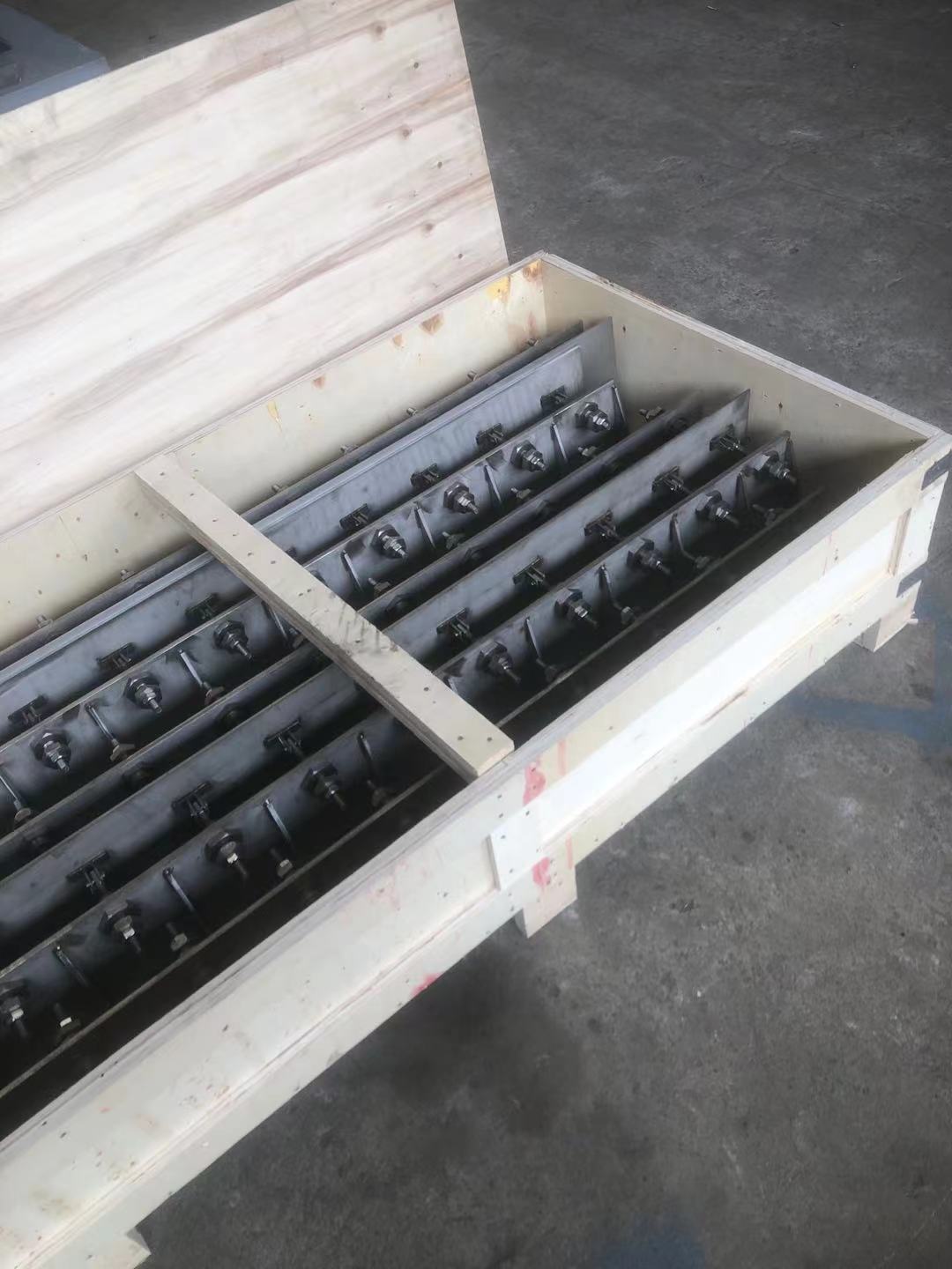 lèvre de la caisse d'arrivée