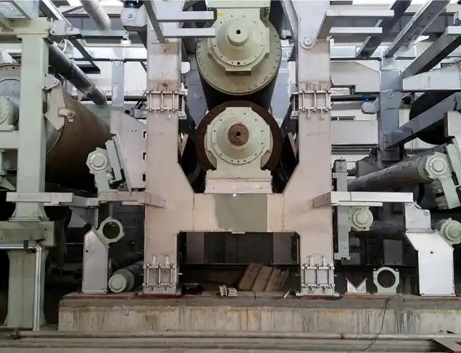 Optimisation de la configuration du système de vide dans la section presse des machines à papier