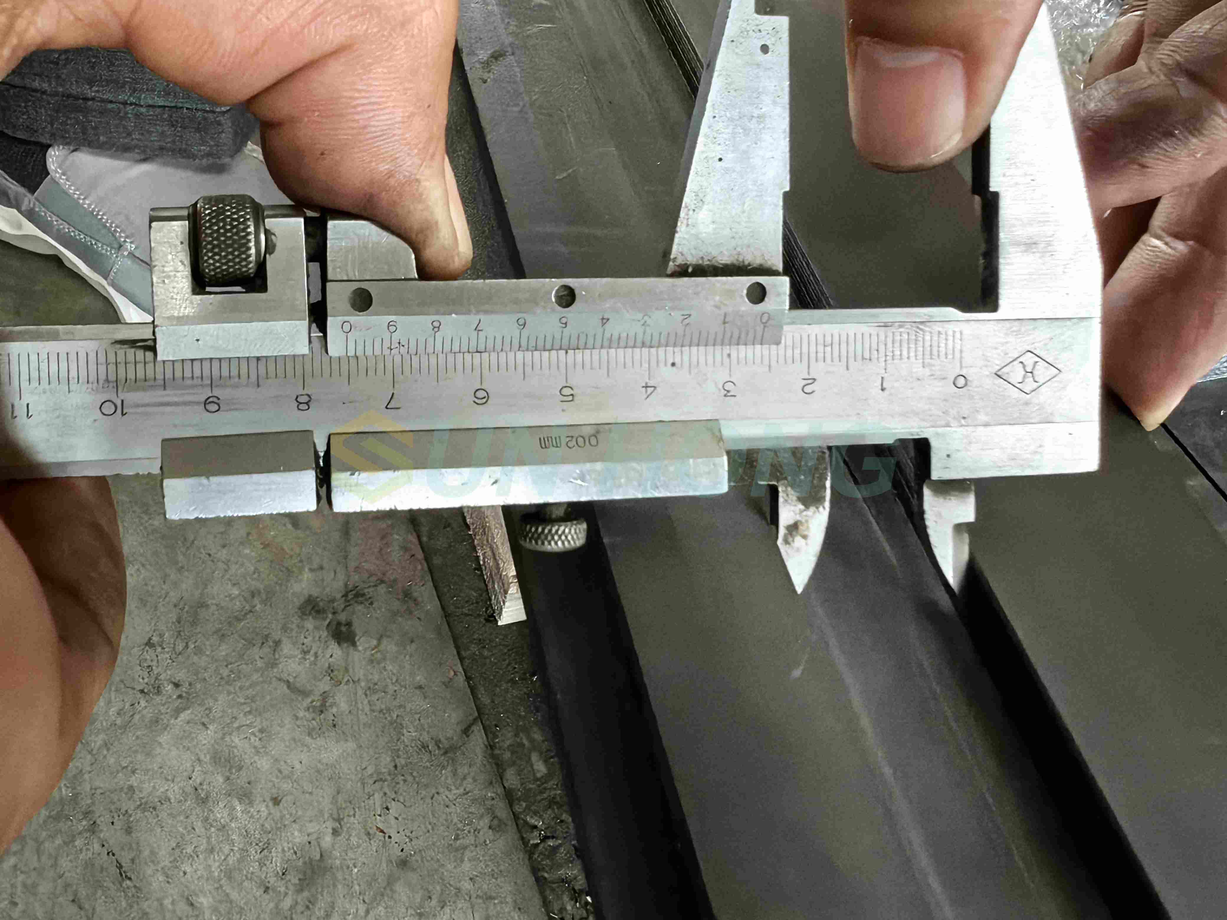 Rouleau d'aspiration de machine en papier UHMW Rubber Graphite Scelling Strip