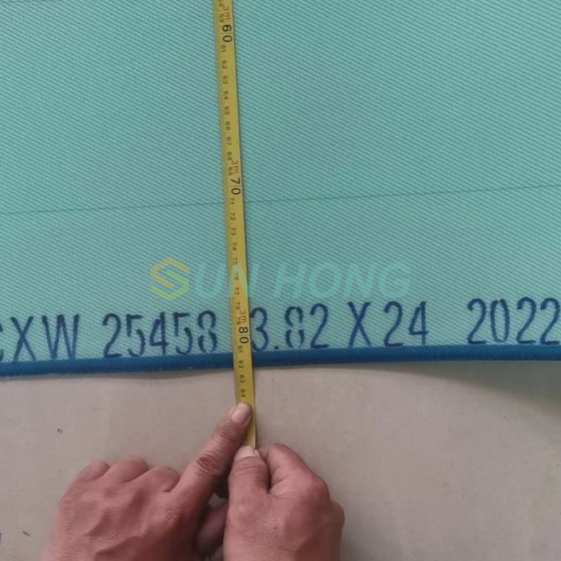 Vêtements de machine en papier formant du tissu