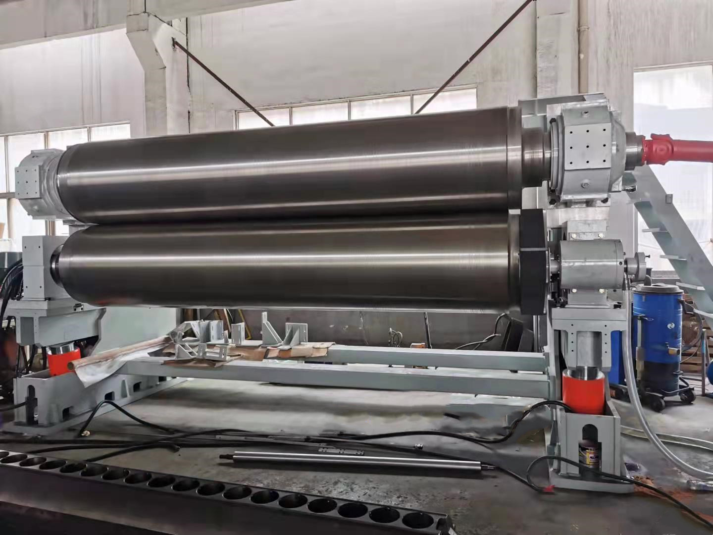 Calandre dure à couronne contrôlée